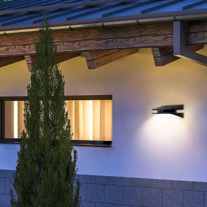 LED СОЛАРНО ТЯЛО EZRA СЪС СЕНЗОР IP54