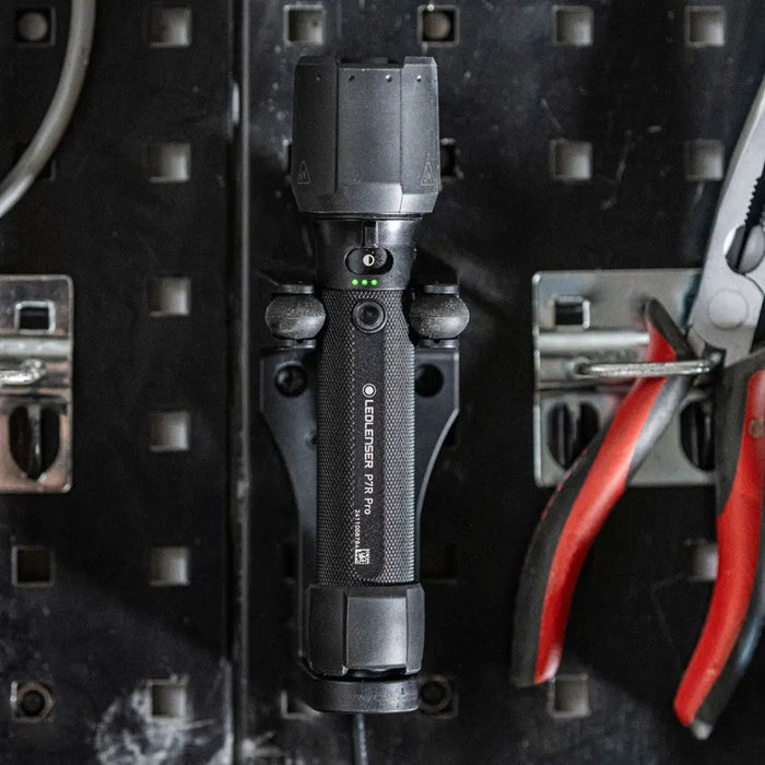 Ledlenser P7R Pro Black Ръчен фенер LED