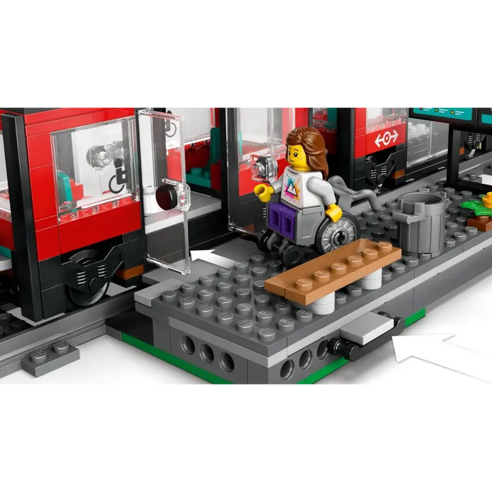 LEGO CITY 60423 Трамвай и гара в центъра