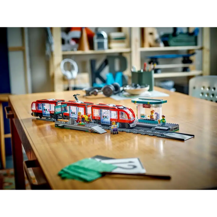 LEGO CITY 60423 Трамвай и гара в центъра