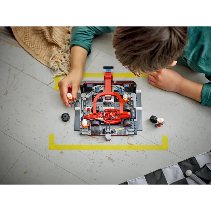 LEGO CITY 60443 F1 - Pit Stop & Pit Crew with Ferrari Car