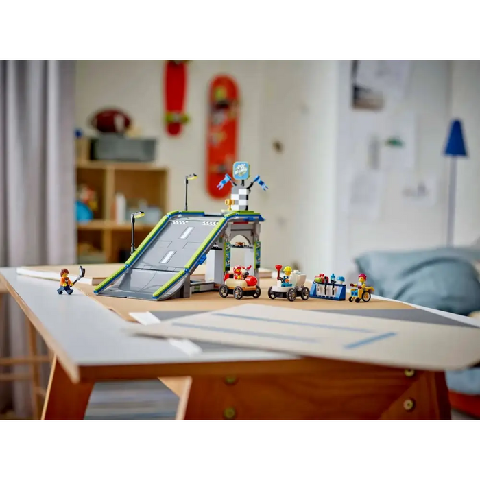 LEGO CITY 60460 No Limits: Камион с рампа със състезателна