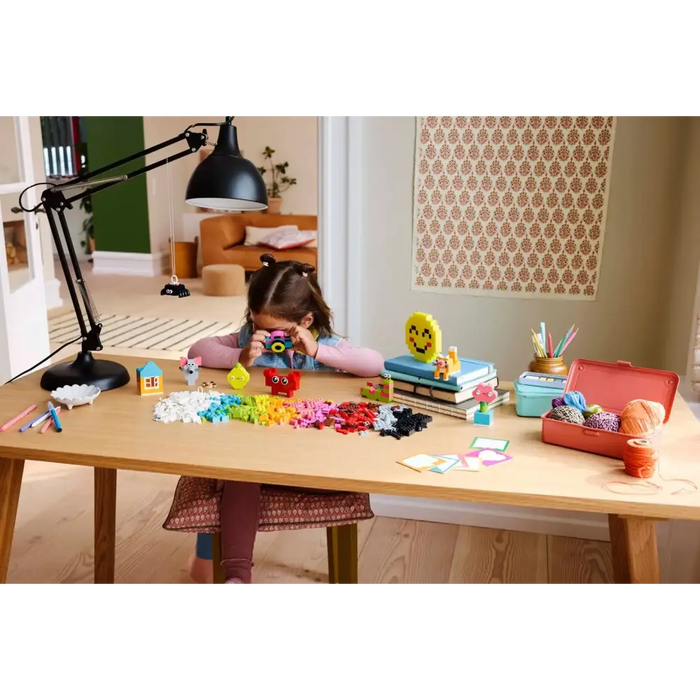 LEGO CLASSIC 11042 Creative Happy Box