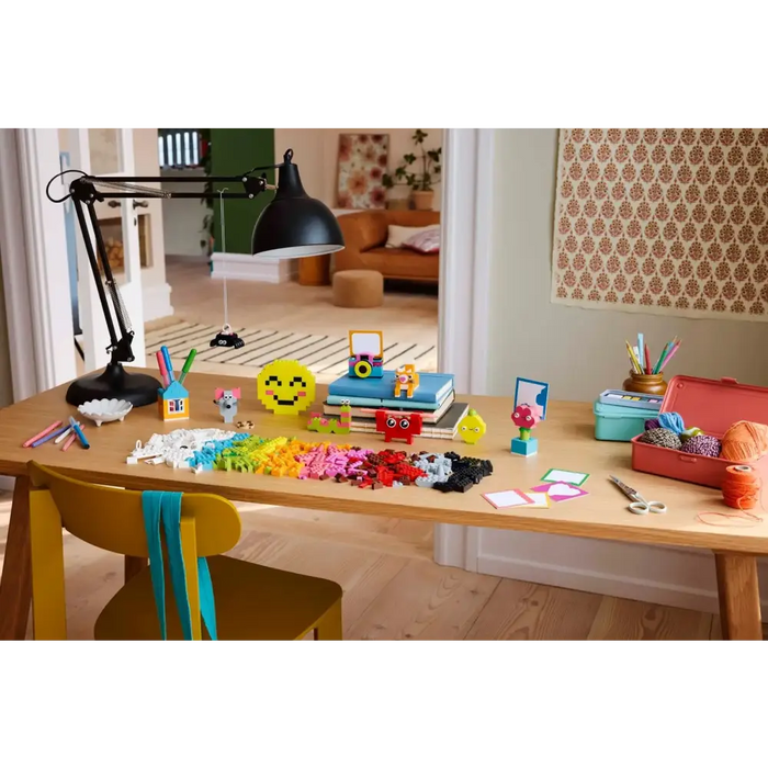 LEGO CLASSIC 11042 Creative Happy Box