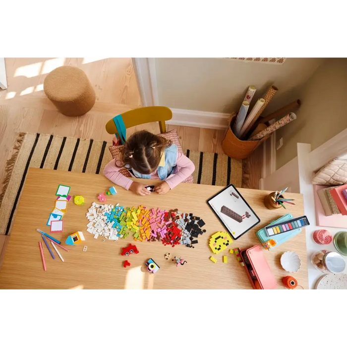 LEGO CLASSIC 11042 Creative Happy Box