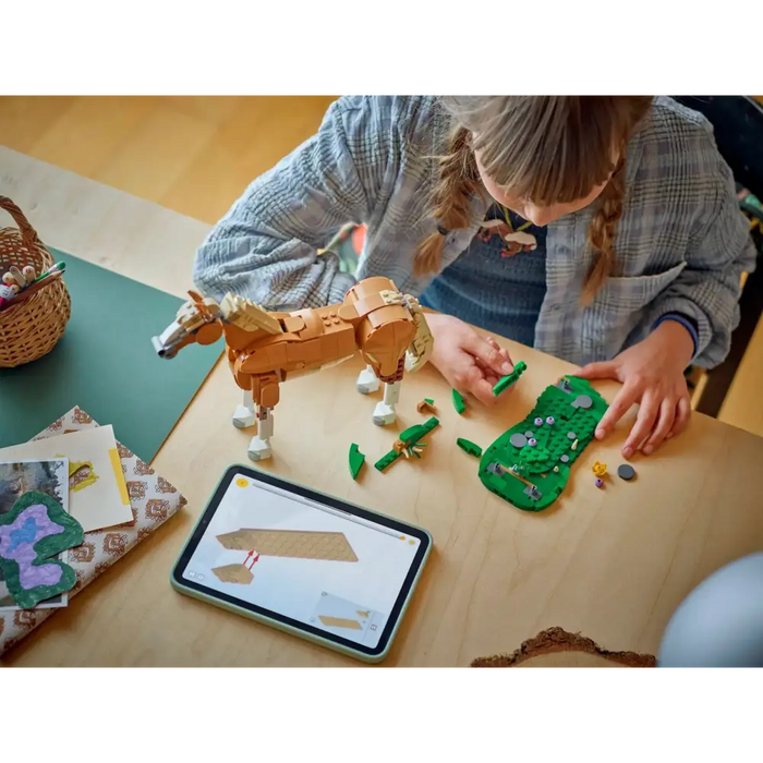 LEGO CREATOR 3 В 1 31166 Красив кон