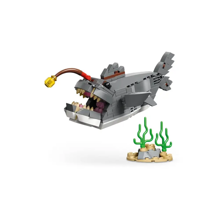 LEGO CREATOR 3 в 1 31381 Свирепа акула със сандък