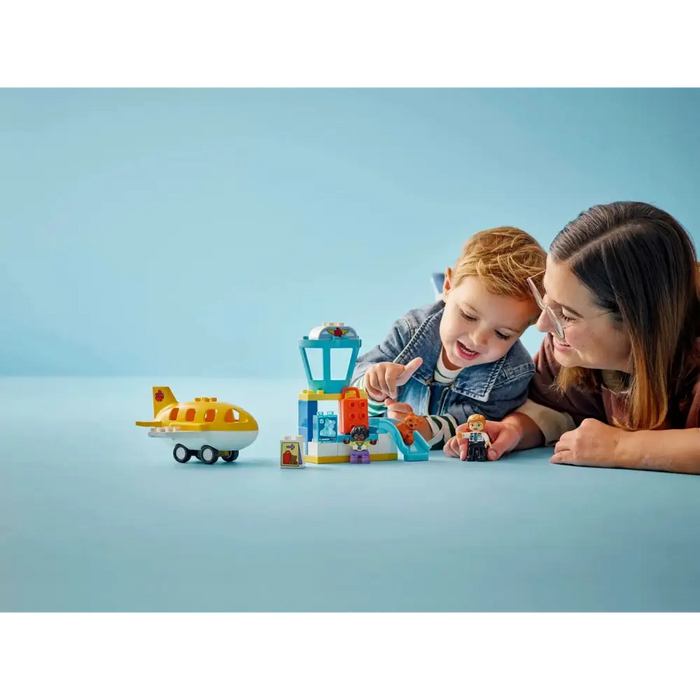 LEGO DUPLO 10443 Първи път на летището