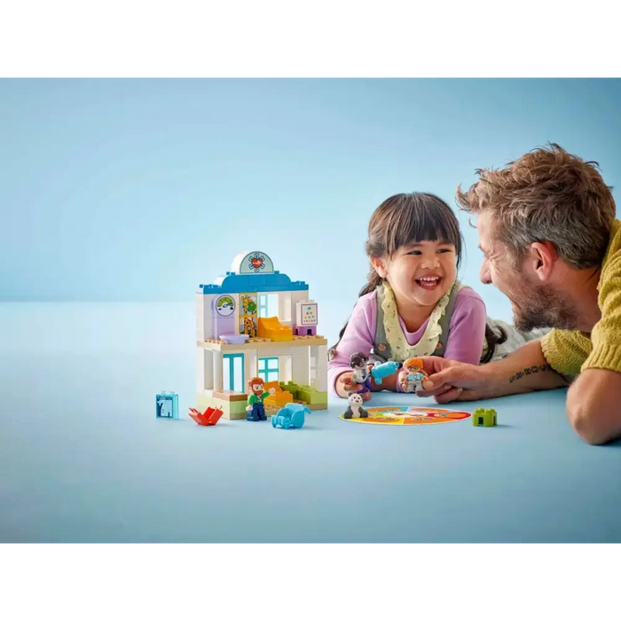 LEGO DUPLO 10449 Първият път: Посещение при лекаря