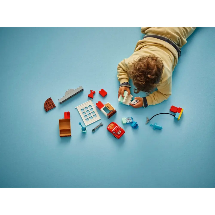 LEGO DUPLO 10456 Посещението на Маккуин в гаража на Док