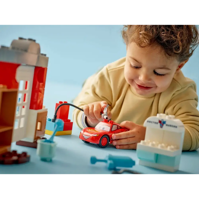 LEGO DUPLO 10456 Посещението на Маккуин в гаража на Док