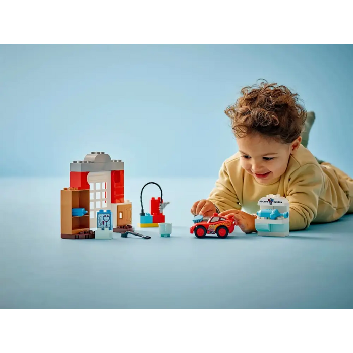 LEGO DUPLO 10456 Посещението на Маккуин в гаража на Док