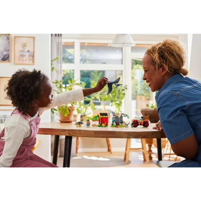 LEGO Джурасик свят 76963 Център за спасяване на бебета