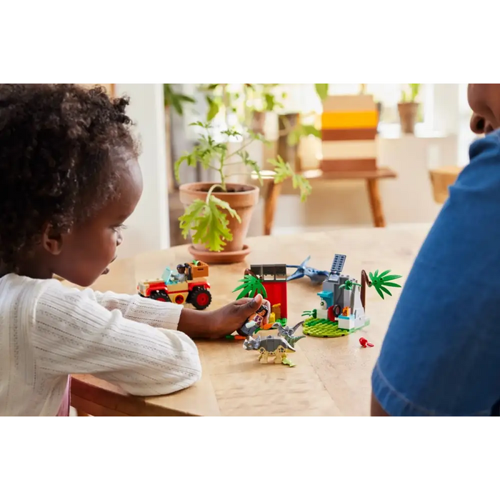 LEGO Джурасик свят 76963 Център за спасяване на бебета