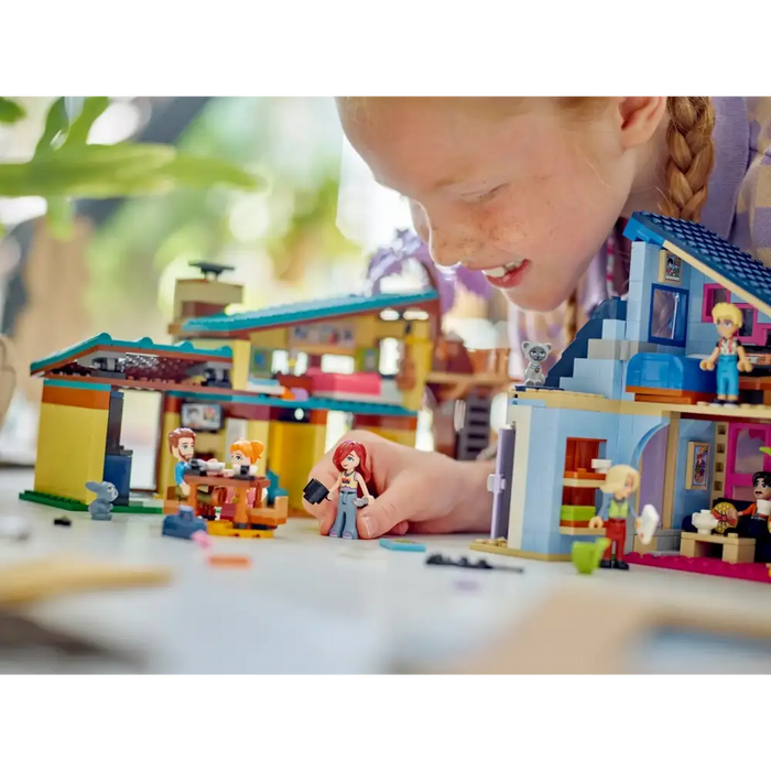 LEGO FRIENDS 42620 СЕМЕЙНИТЕ КЪЩИ НА ОЛИ И ПЕЙСЛИ