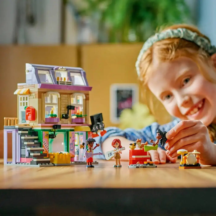 LEGO FRIENDS 42653 Музикален магазин и апартамент