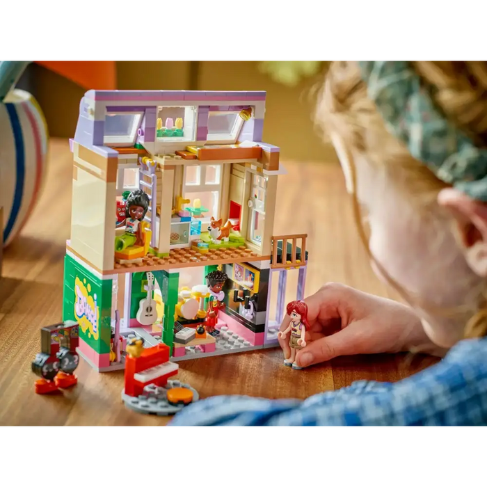 LEGO FRIENDS 42653 Музикален магазин и апартамент
