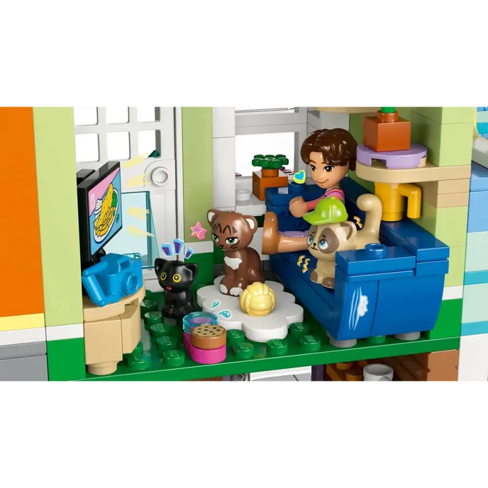 LEGO FRIENDS 42670 Апартаменти и магазини в Хартлейк Сити