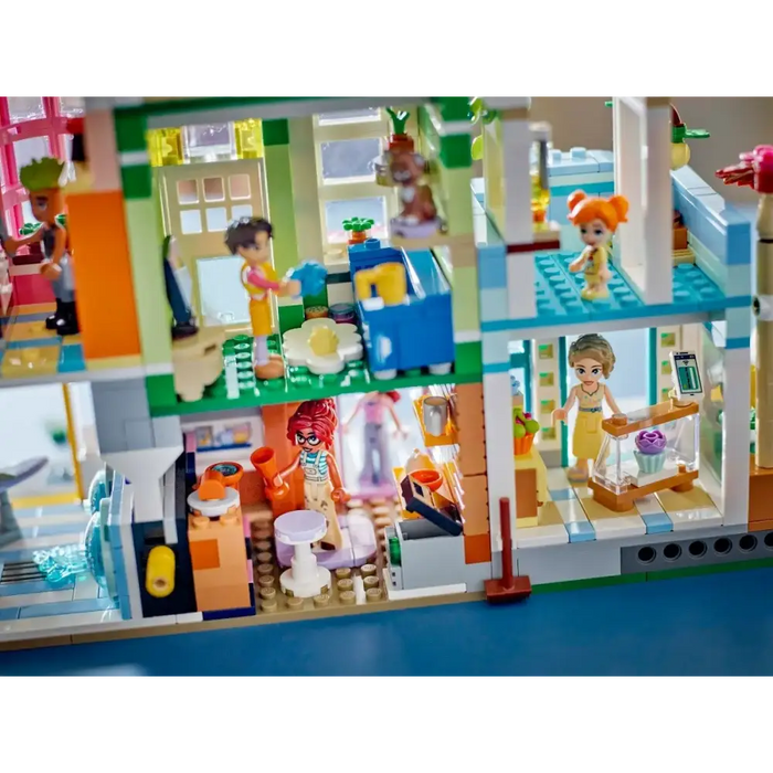 LEGO FRIENDS 42670 Апартаменти и магазини в Хартлейк Сити