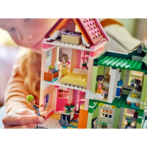 LEGO FRIENDS 42670 Апартаменти и магазини в Хартлейк Сити