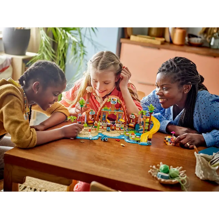 LEGO FRIENDS 42673 Family Vacation Beach Resort