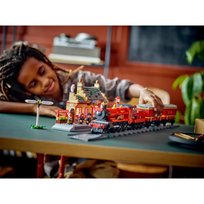 LEGO HARRY POTTER 76423 Хогуортс Експрес и гара Хогсмийд