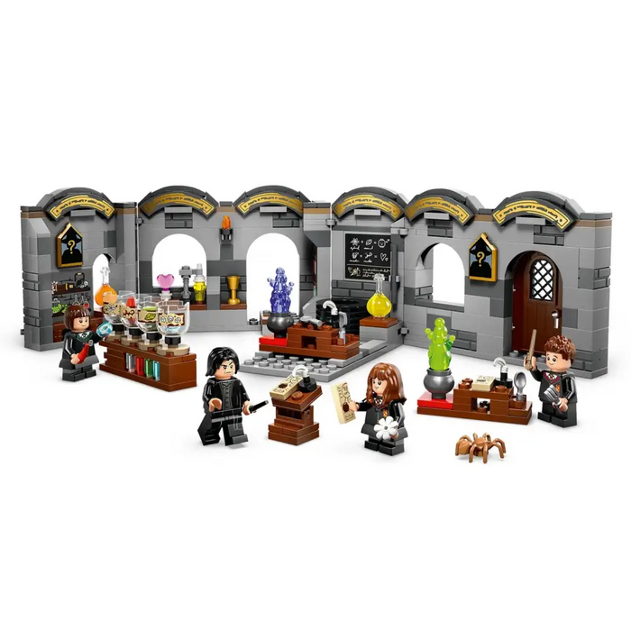LEGO HARRY POTTER 76431 Замъкът Хогуортс: Клас по отвари