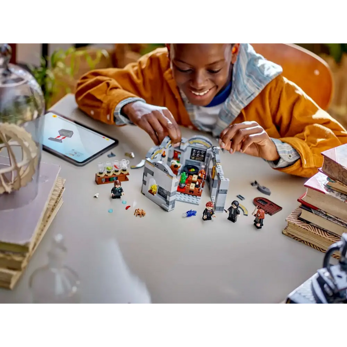 LEGO HARRY POTTER 76431 Замъкът Хогуортс: Клас по отвари