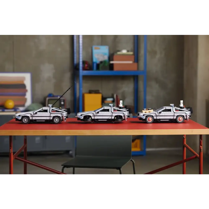 LEGO ICONS 10300 МАШИНА НА ВРЕМЕТО ОТ ОБРАТНО В БЪДЕЩЕТО