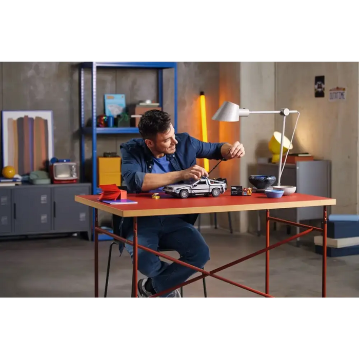 LEGO ICONS 10300 МАШИНА НА ВРЕМЕТО ОТ ОБРАТНО В БЪДЕЩЕТО