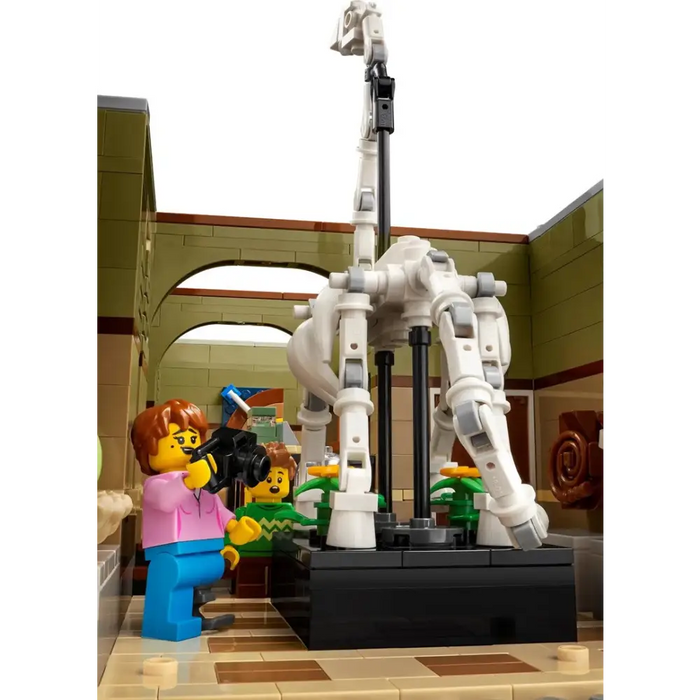 LEGO ICONS 10326 Natural History Museum