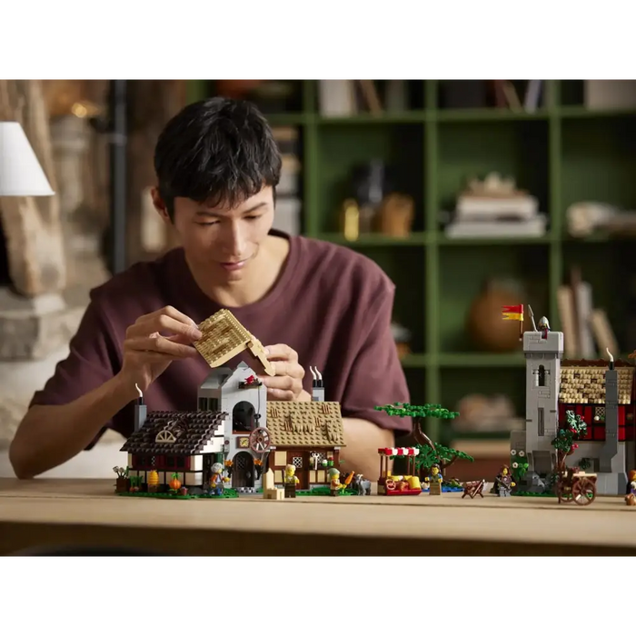 LEGO ICONS 10332 Средновековен градски площад