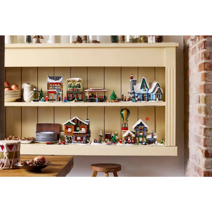 LEGO ICONS 10339 Пощата на Дядо Коледа