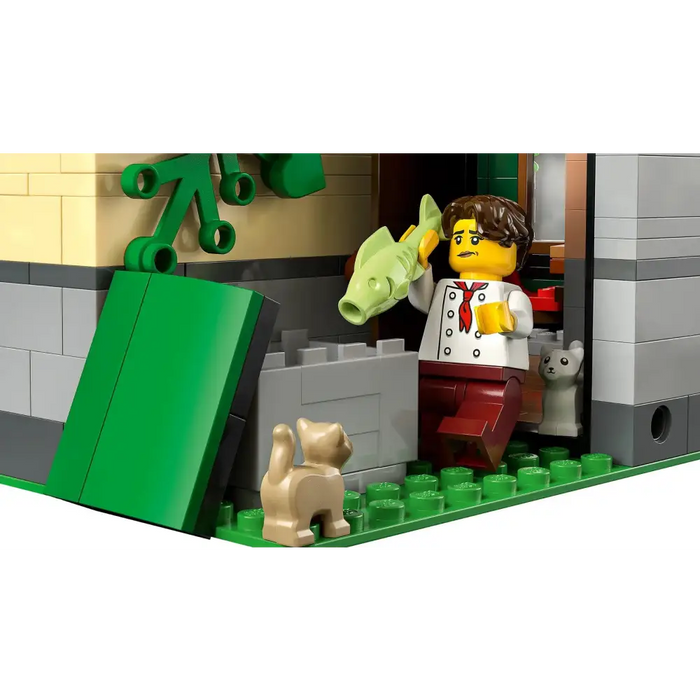 LEGO ICONS 10350 Tudor Corner