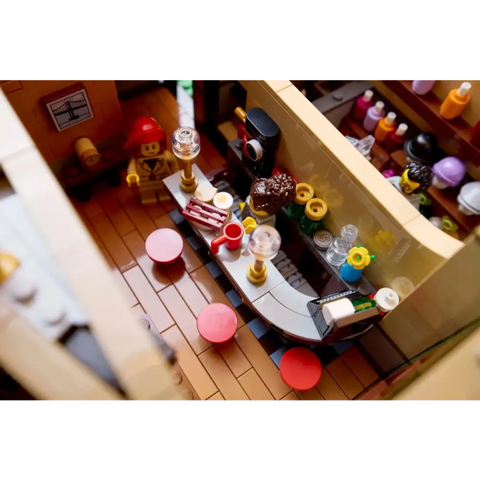 LEGO ICONS 10350 Tudor Corner