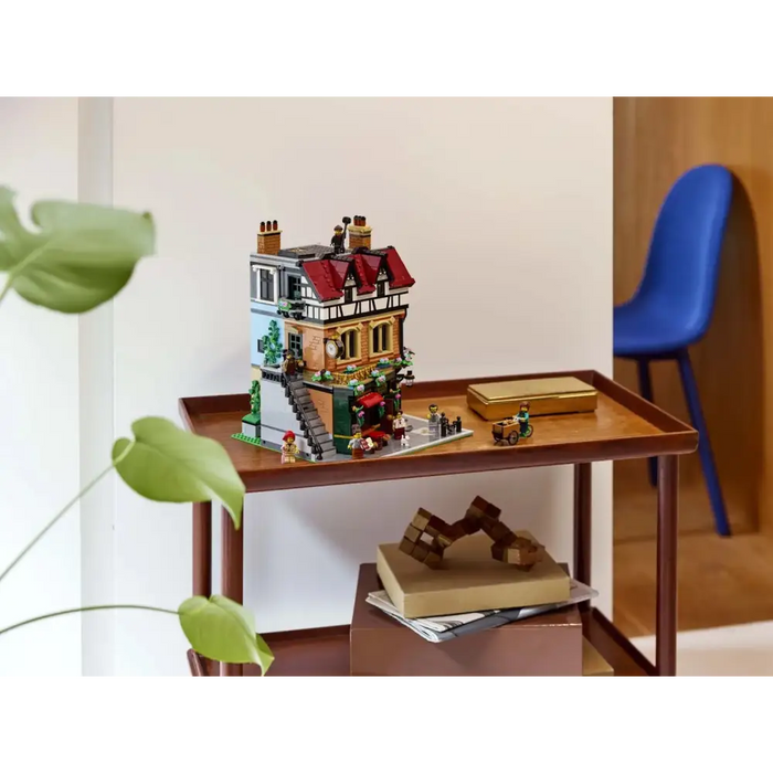 LEGO ICONS 10350 Tudor Corner