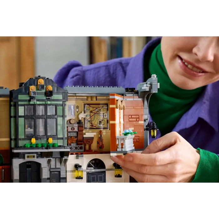 LEGO ICONS 10351 Шерлок Холмс: Кътче за книги