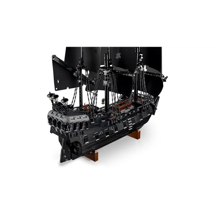 LEGO ICONS 10365 Пиратският кораб на капитан Джак Спароу
