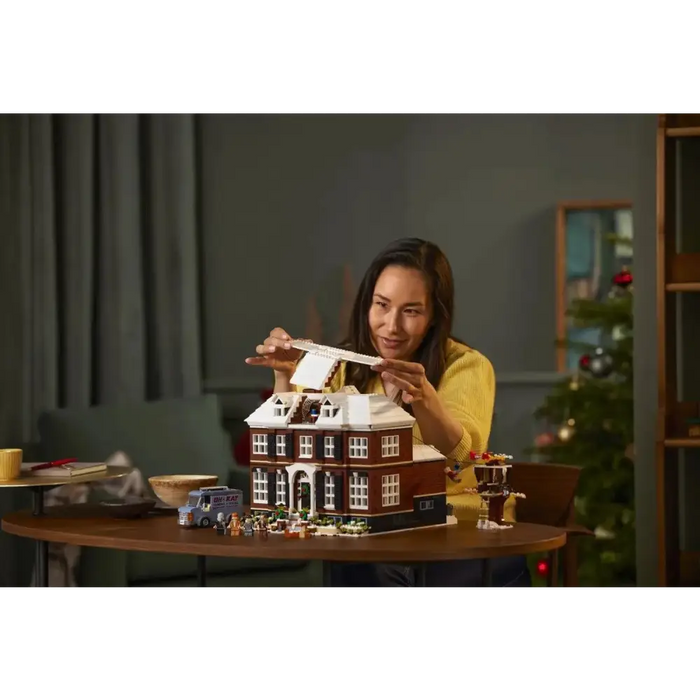 LEGO IDEAS 21330 САМ В ДОМА