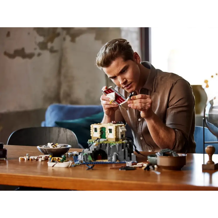 LEGO IDEAS 21335 МОТОРИЗИРАН ФАР