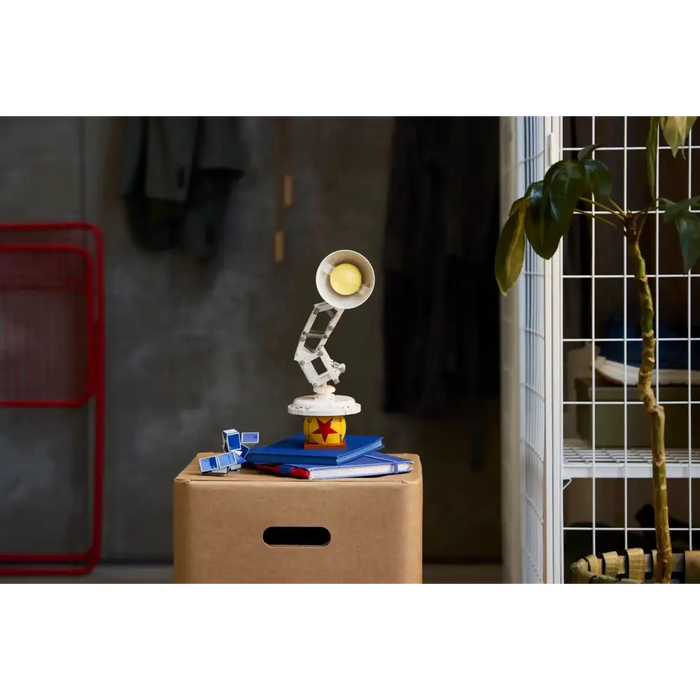 LEGO IDEAS 21357 Disney Pixar Luxo Jr.