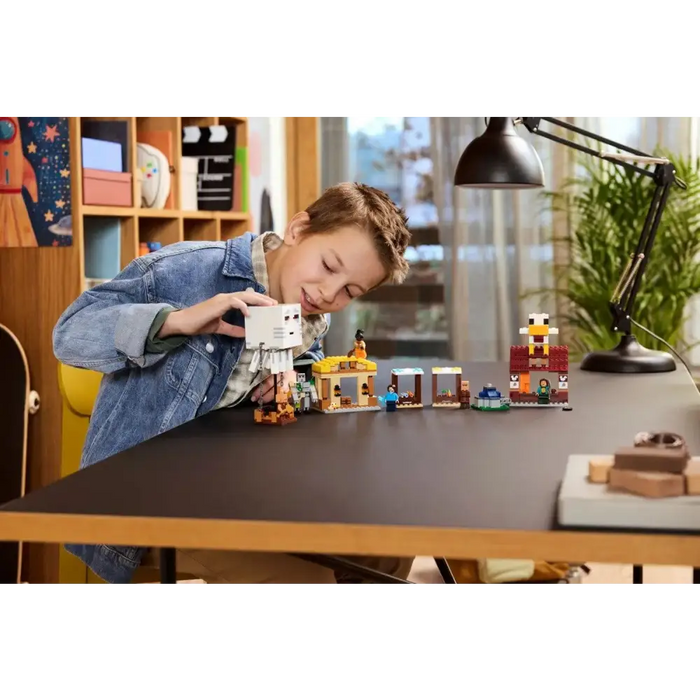 LEGO MINECRAFT 21273 The Ghast Balloon Village Attack