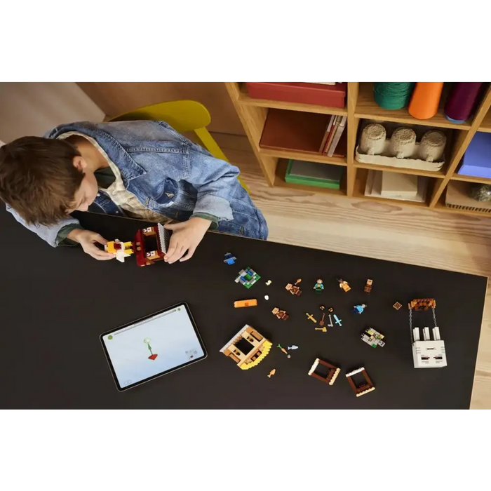 LEGO MINECRAFT 21273 The Ghast Balloon Village Attack