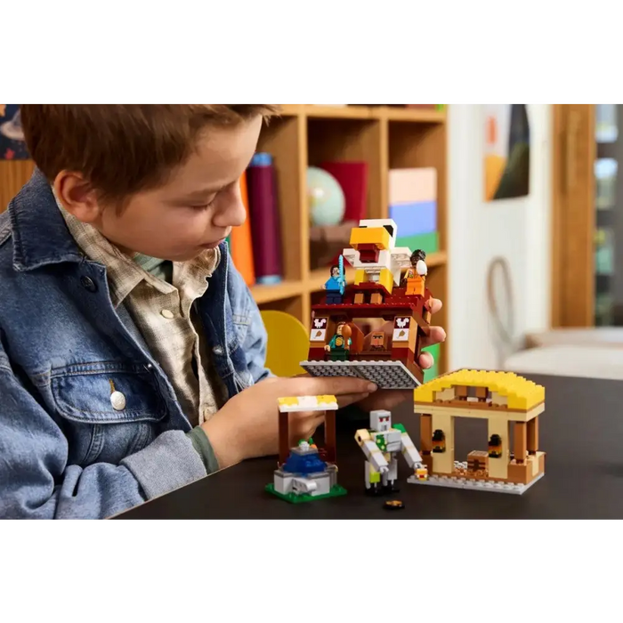 LEGO MINECRAFT 21273 The Ghast Balloon Village Attack