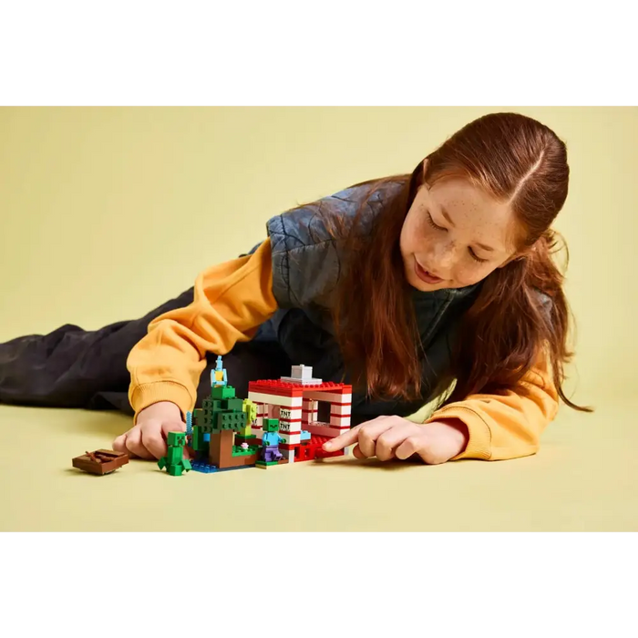 LEGO MINECRAFT 21275 The TNT Jungle House