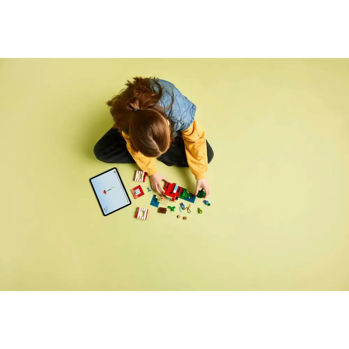 LEGO MINECRAFT 21275 The TNT Jungle House