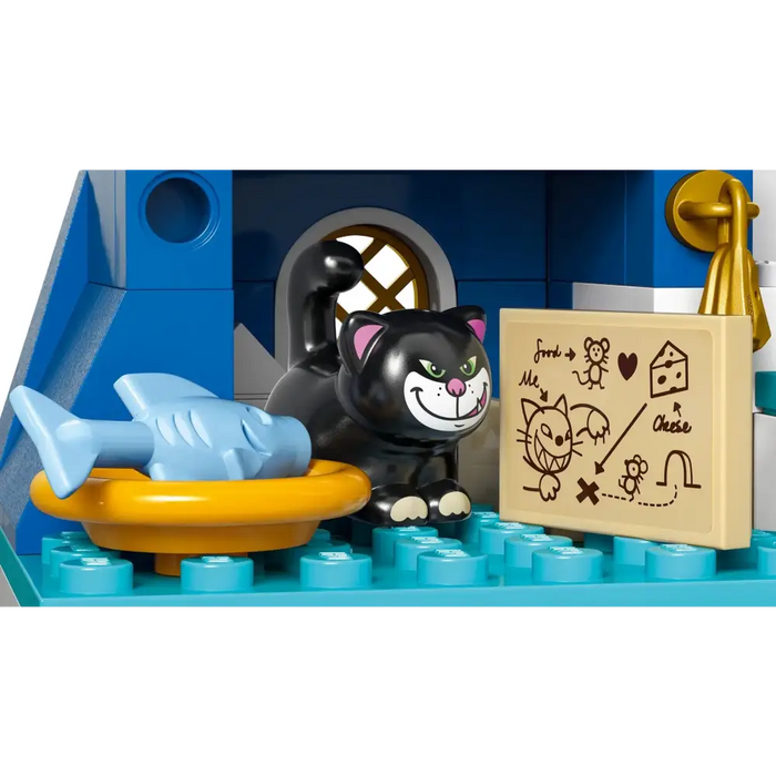 LEGO Princess Cinderella’s castle and horse-drawn carriage-