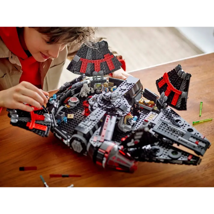 LEGO STAR WARS 75389 The Dark Falcon