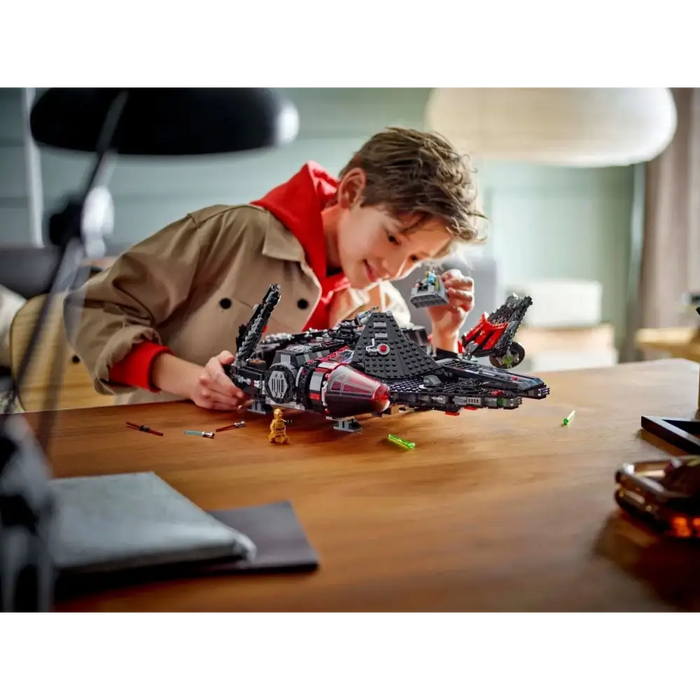 LEGO STAR WARS 75389 The Dark Falcon