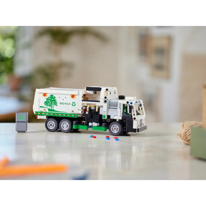 LEGO TECHNIC 42167 ЕЛЕКТРИЧЕСКИ КАМИОН ЗА БОКЛУК MACK LR